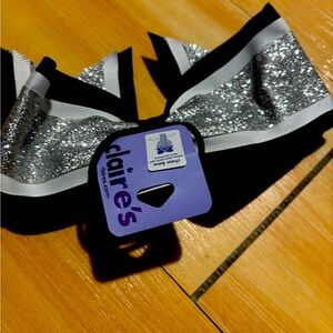 Large Claire’s bow